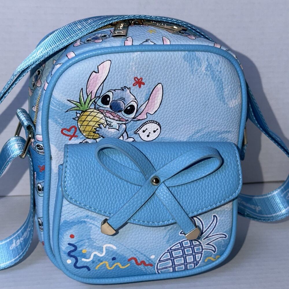 Wondapop Disney Lilo and Stitch Luxe 8 Crossbody Bag Blue